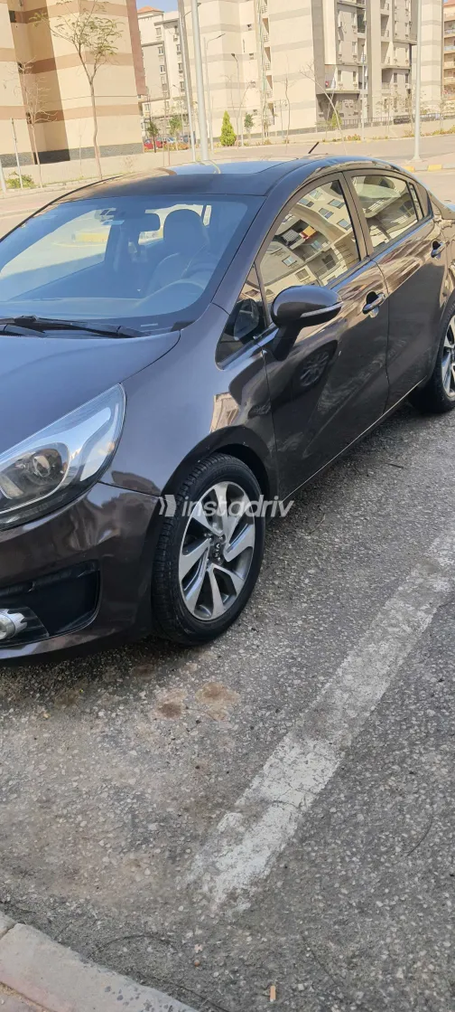 كيا ريو 2016 أبيض مستعملة للبيع - 6