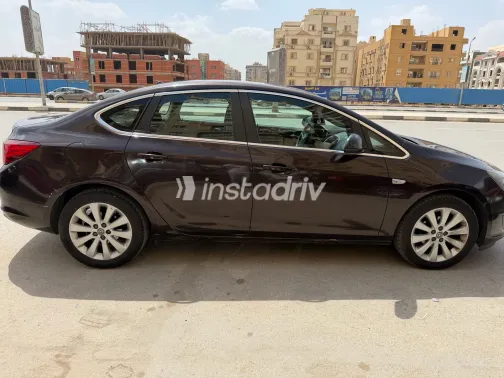 اوبل أسترا 2016 أبيض مستعملة للبيع - 5