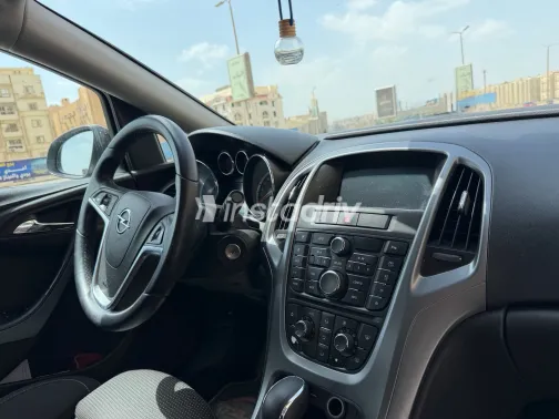 اوبل أسترا 2016 أبيض مستعملة للبيع - 6