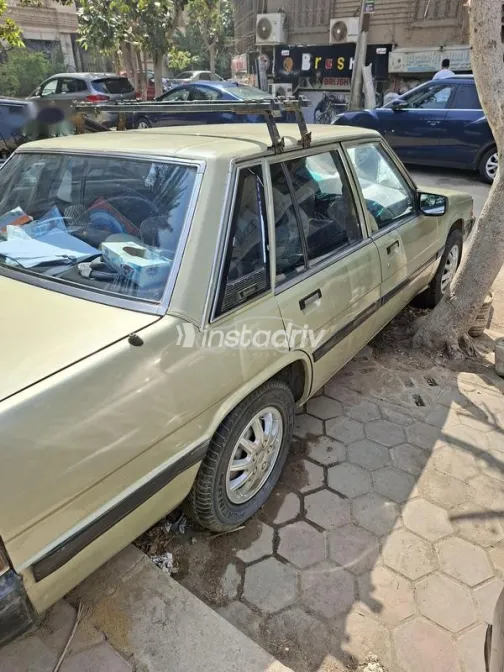 مازدا 929 1982 أبيض مستعملة للبيع - 3