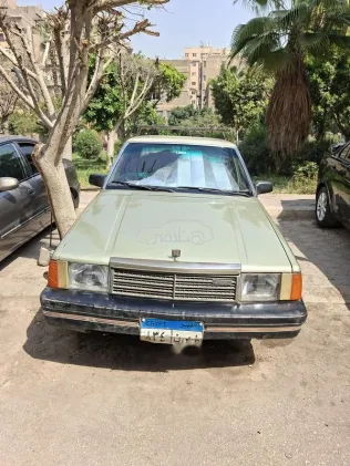 مازدا 929 1982 أبيض مستعملة للبيع