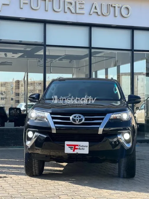 Toyota Fortuner 2021 Black Used for Sale - 1