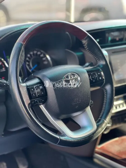 Toyota Fortuner 2021 Black Used for Sale - 7