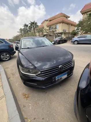 فولكس فاغن باسات 2018 أبيض مستعملة للبيع