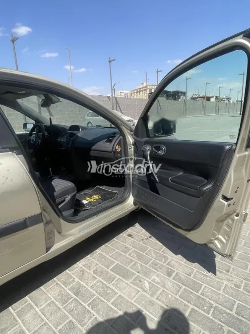 Renault Megane 2008 Gold Used for Sale - 3