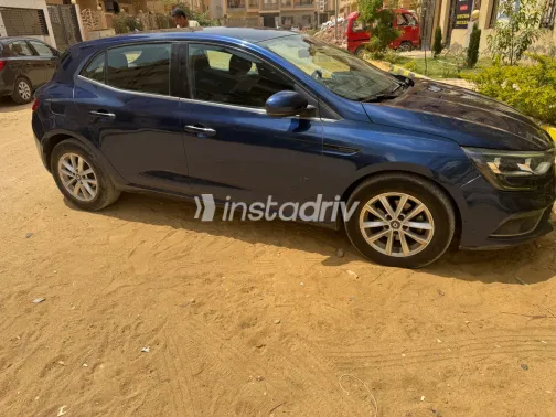 رينو ميجان 2017 أبيض مستعملة للبيع - 1