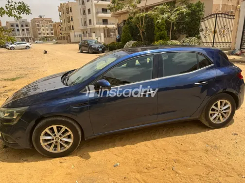 رينو ميجان 2017 أبيض مستعملة للبيع - 4