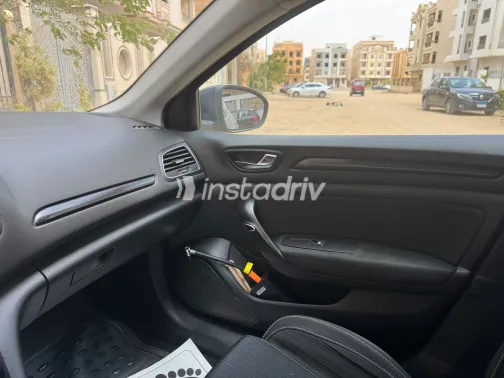 رينو ميجان 2017 أبيض مستعملة للبيع - 7