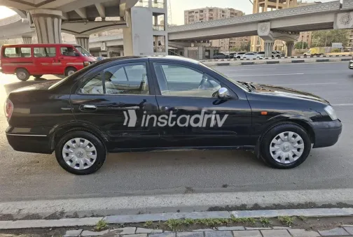 نيسان صنى 2014 أسود مستعملة للبيع - 1