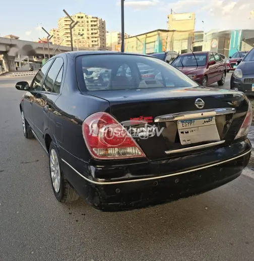 نيسان صنى 2014 أسود مستعملة للبيع - 2