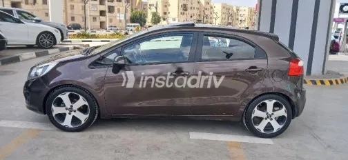 كيا ريو 2015 بني مستعملة للبيع - 10