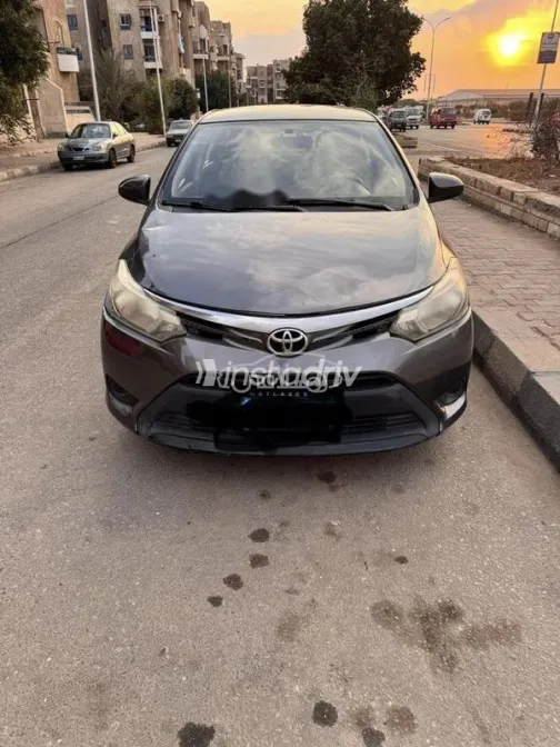 Toyota Yaris 2015 Gray Used for Sale - 1