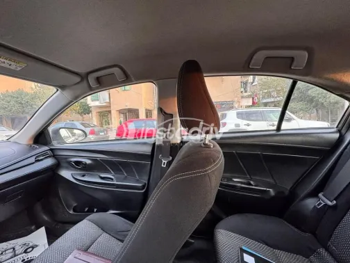 Toyota Yaris 2015 Gray Used for Sale - 6