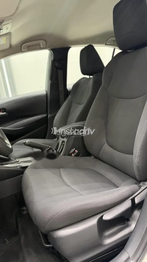 تويوتا كورولا 2021 أبيض مستعملة للبيع - 6