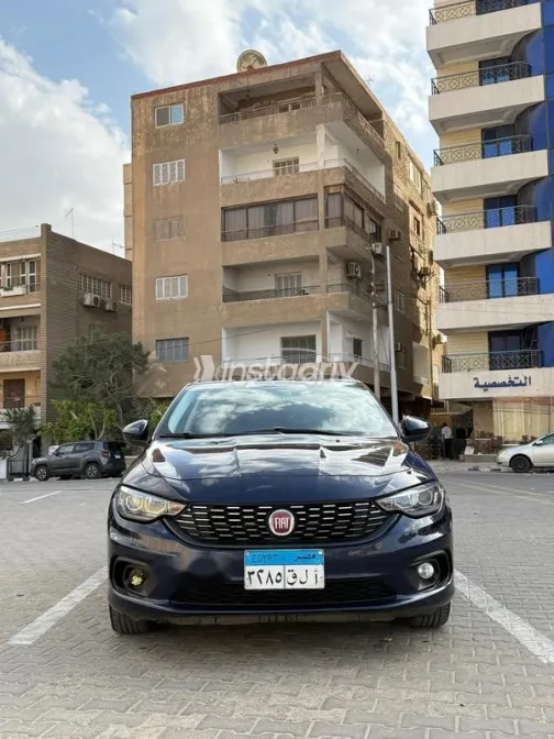 فيات تيبو 2021 أزرق غامق مستعملة للبيع - 1
