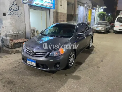 تويوتا كورولا 2011 رمادي مستعملة للبيع - 1