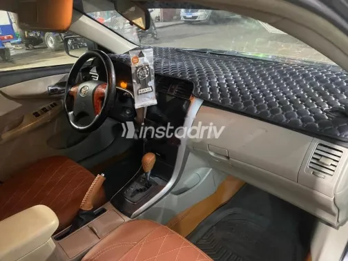 تويوتا كورولا 2011 رمادي مستعملة للبيع - 7