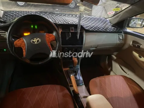 تويوتا كورولا 2011 رمادي مستعملة للبيع - 10