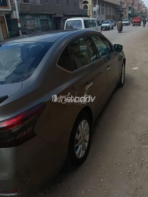 نيسان سنترا 2020 برونزي مستعملة للبيع - 7