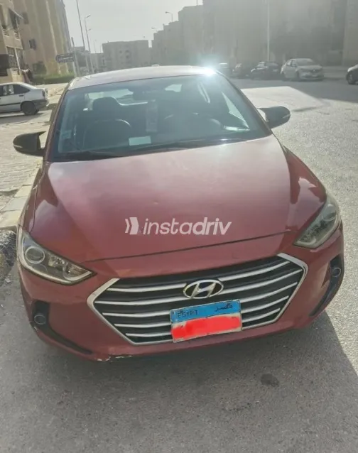 هيونداي إلنترا 2019 أحمر مستعملة للبيع - 1