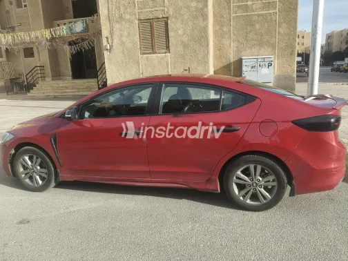 هيونداي إلنترا 2019 أحمر مستعملة للبيع - 8