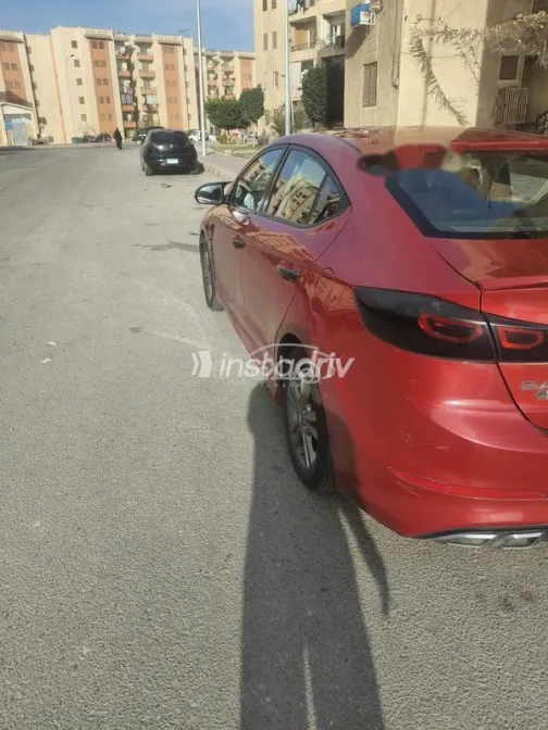 هيونداي إلنترا 2019 أحمر مستعملة للبيع - 9