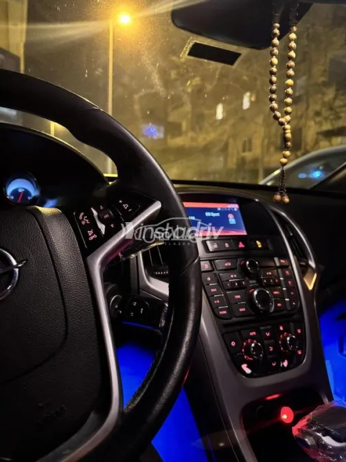 اوبل أسترا 2017 أبيض مستعملة للبيع - 4