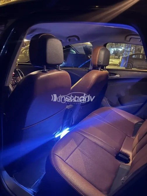 اوبل أسترا 2017 أبيض مستعملة للبيع - 7