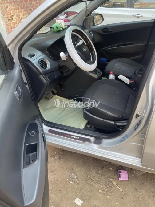 هيونداي جراند i10 2016 أبيض مستعملة للبيع - 7