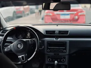 فولكس فاغن باسات 2012 أبيض مستعملة للبيع