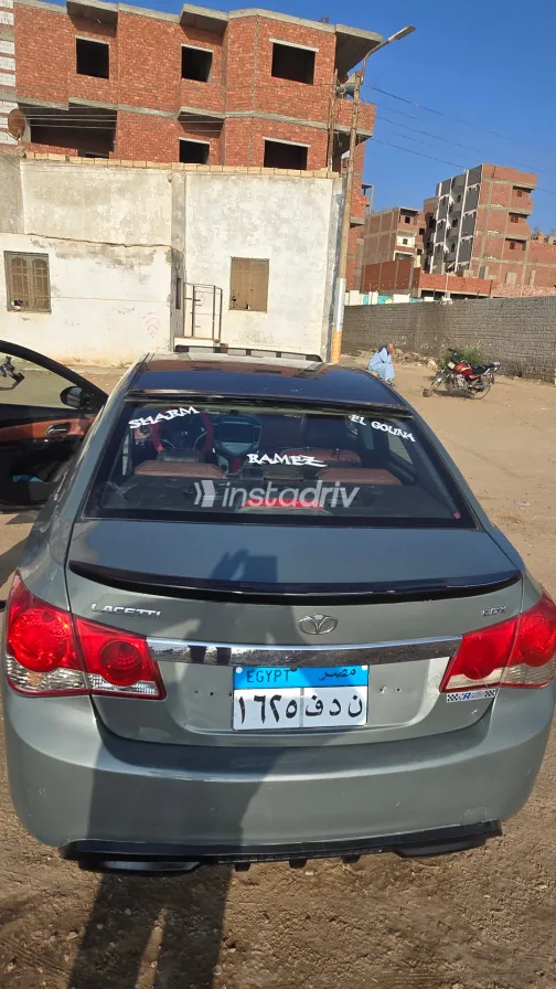 Daewoo Lacetti 2010 White Used for Sale - 1