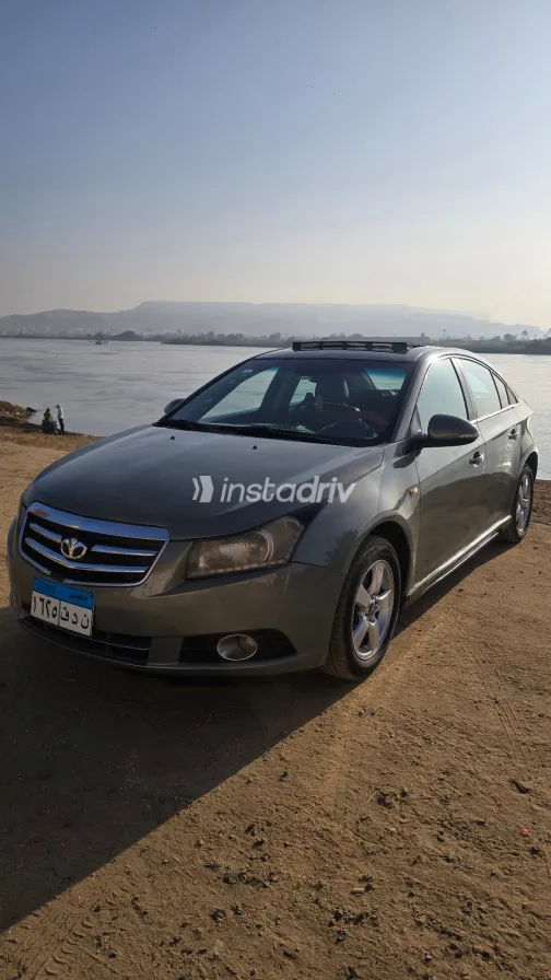 Daewoo Lacetti 2010 White Used for Sale - 2