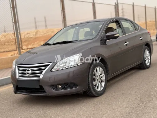 نيسان سنترا 2019 أبيض مستعملة للبيع - 1