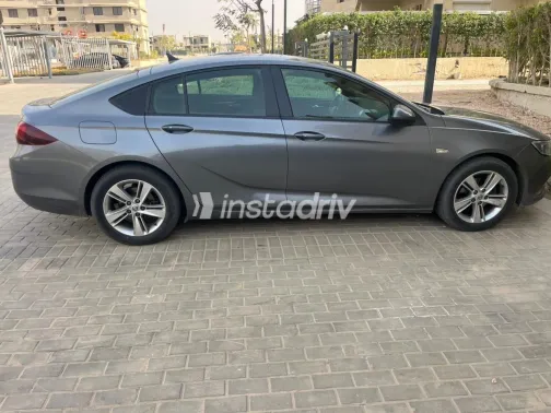 اوبل أنسيجنيا 2019 أبيض مستعملة للبيع - 4