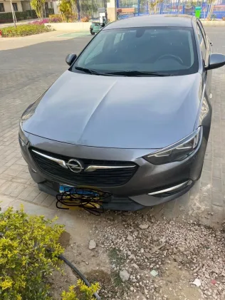 اوبل أنسيجنيا 2019 أبيض مستعملة للبيع