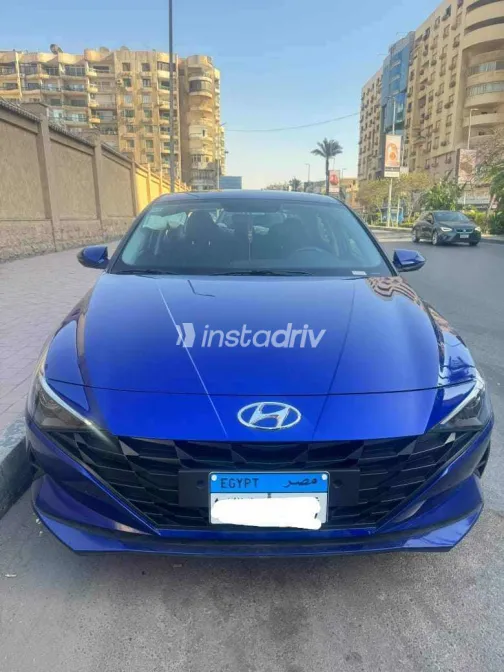 Hyundai Elantra CN7 2021 White Used for Sale - 3