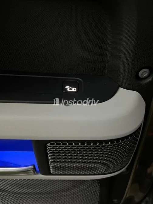 لاند روفر ديفندر 2021 بني مستعملة للبيع - 4