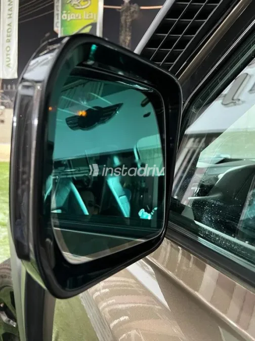 لاند روفر ديفندر 2021 بني مستعملة للبيع - 5