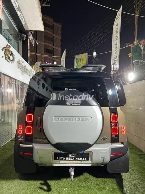 لاند روفر ديفندر 2021 بني مستعملة للبيع - 9