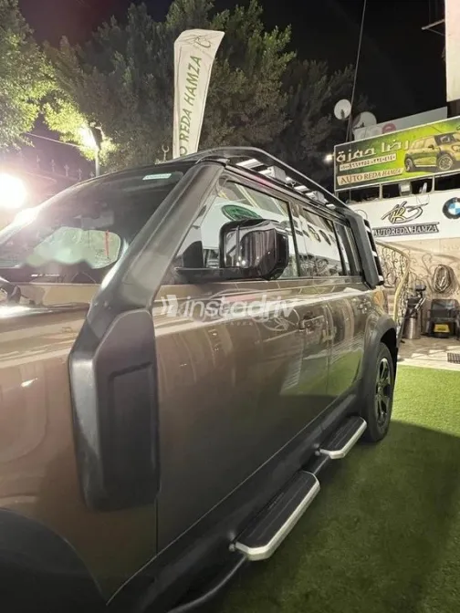 لاند روفر ديفندر 2021 بني مستعملة للبيع - 10