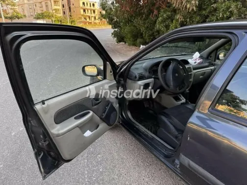 رينو كليو 2006 أبيض مستعملة للبيع - 10