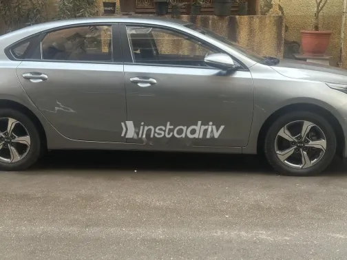 كيا سيراتو 2020 رمادي مستعملة للبيع - 4