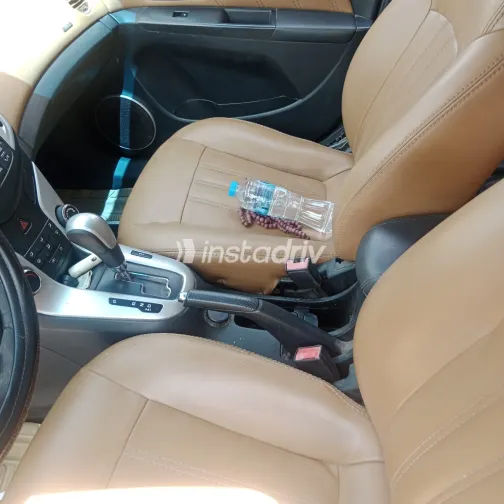 Chevrolet Cruze 2015 White Used for Sale - 2