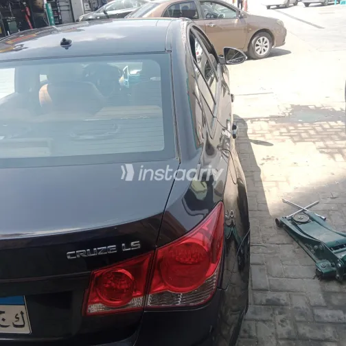 Chevrolet Cruze 2015 White Used for Sale - 3