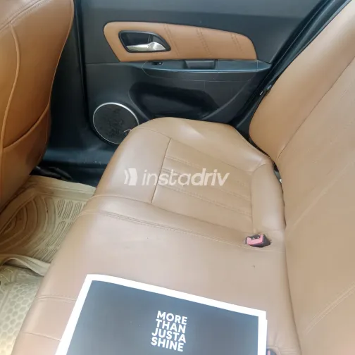 Chevrolet Cruze 2015 White Used for Sale - 4