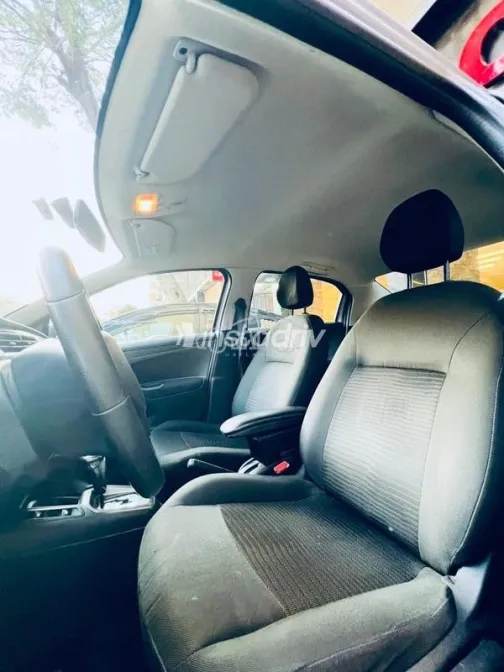 بيجو 301 2020 فضي مستعملة للبيع - 4