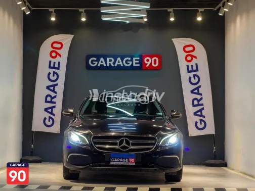 مرسيدس E 200 2020 أسود مستعملة للبيع - 1