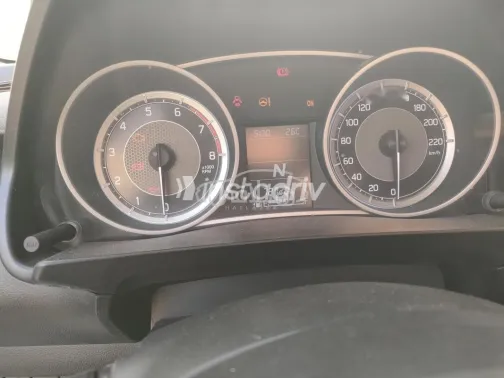 Suzuki Swift Dzire 2022 White Used for Sale - 7