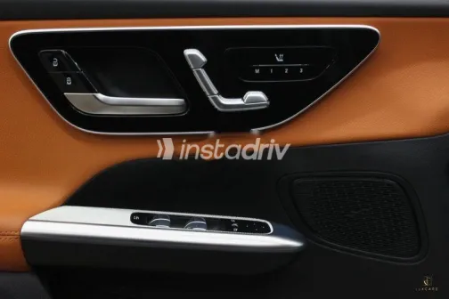 مرسيدس GLC 200 2025 أسود مستعملة للبيع - 5