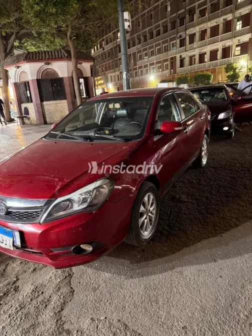 بى واى دى‬ F3 2023 أبيض مستعملة للبيع - 1